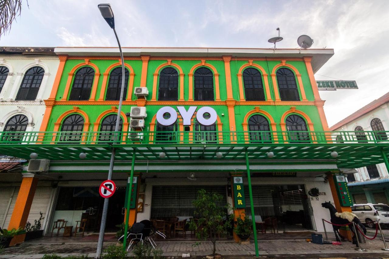 Vaccinated Staff - Oyo 1771 Zeke Hotel Batam Luaran gambar