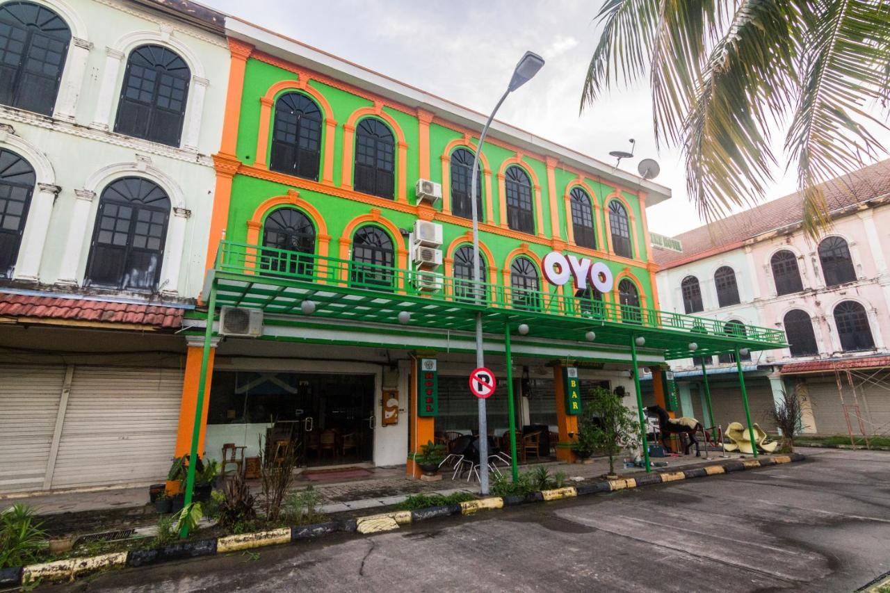 Vaccinated Staff - Oyo 1771 Zeke Hotel Batam Luaran gambar